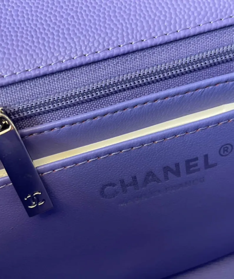 Light Silver Metal Bag Size: 20cm Ident No.: 01116