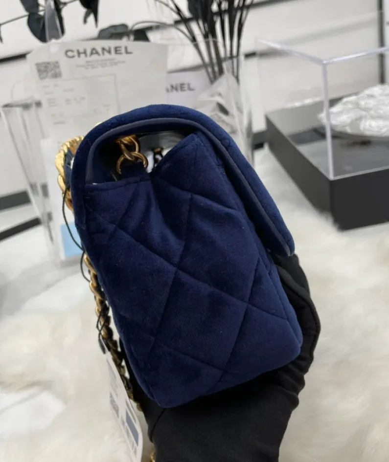 Chanel Size: 24cm