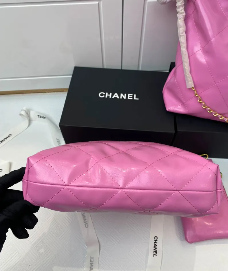 Chanel Underarm Bag Model: 8828 Size: 30*27*7 40*33*8
