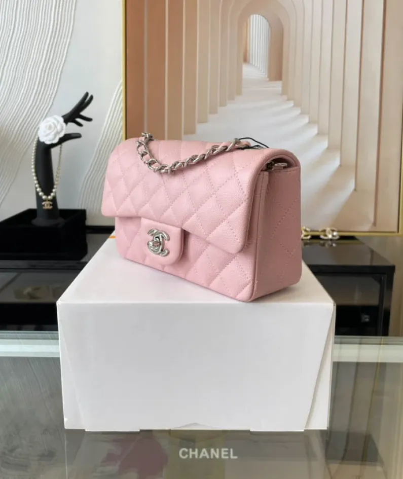 Light Silver Metal Bag Size: 20cm Ident No.: 01116