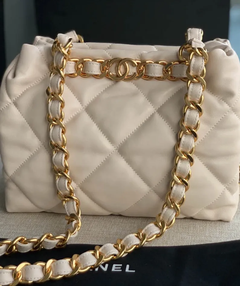 CHANEL shoulder bag Model: AS3502 Size: 24X29X10Cm