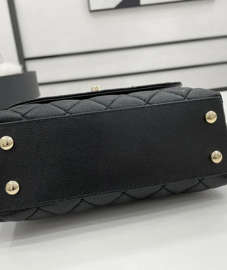 Chanel Size: 19cm/23cm/28cm Model Number: AS2215/92990/92991
