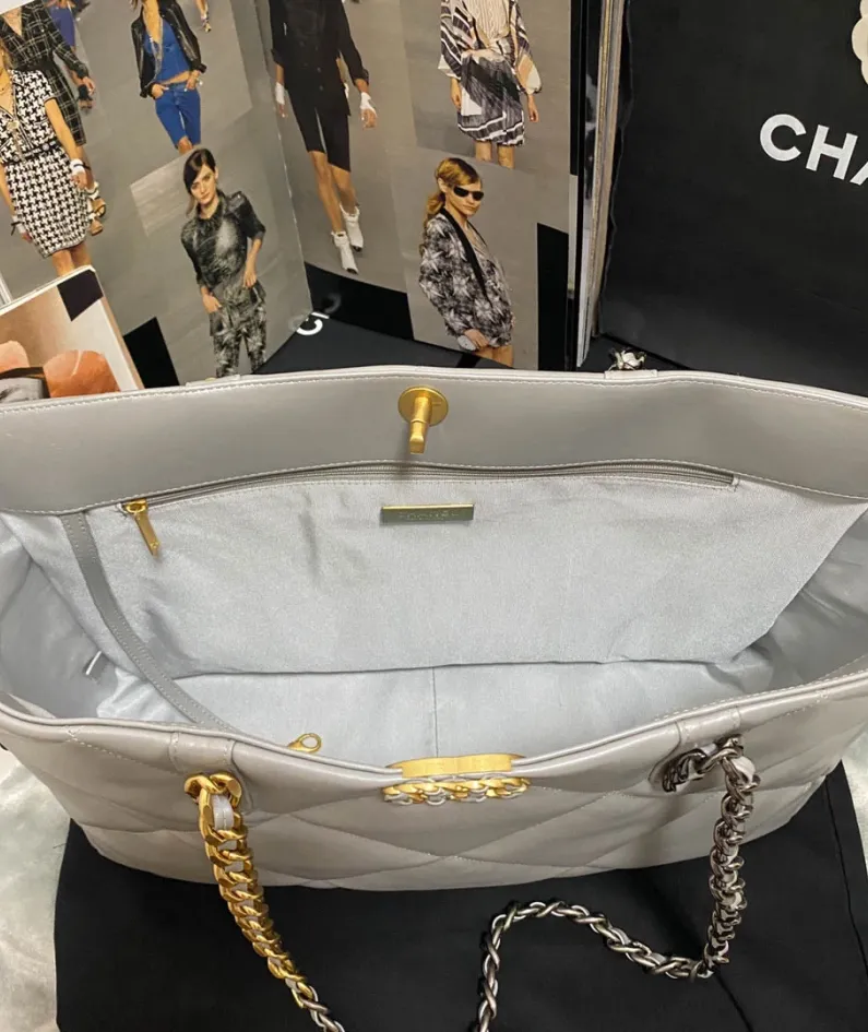 Chanel Style: AS3660 Size: 264010cm
