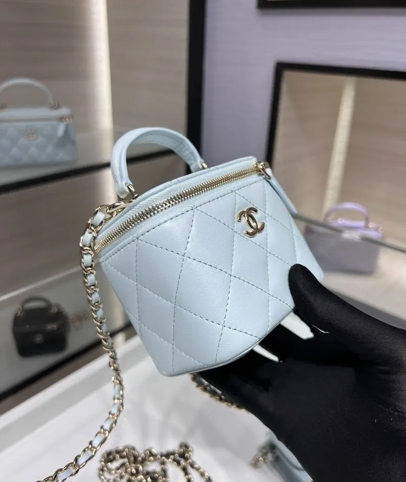 Hand Cosmetic Bag Model: AP2198 Size: 11*8.5*7cm