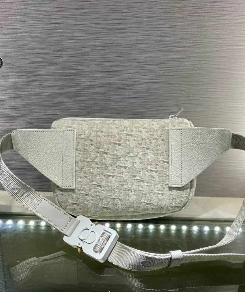 Size: 19x14x6cm