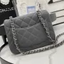 classic flap lambskin light gold buckle classic flap size:17cm