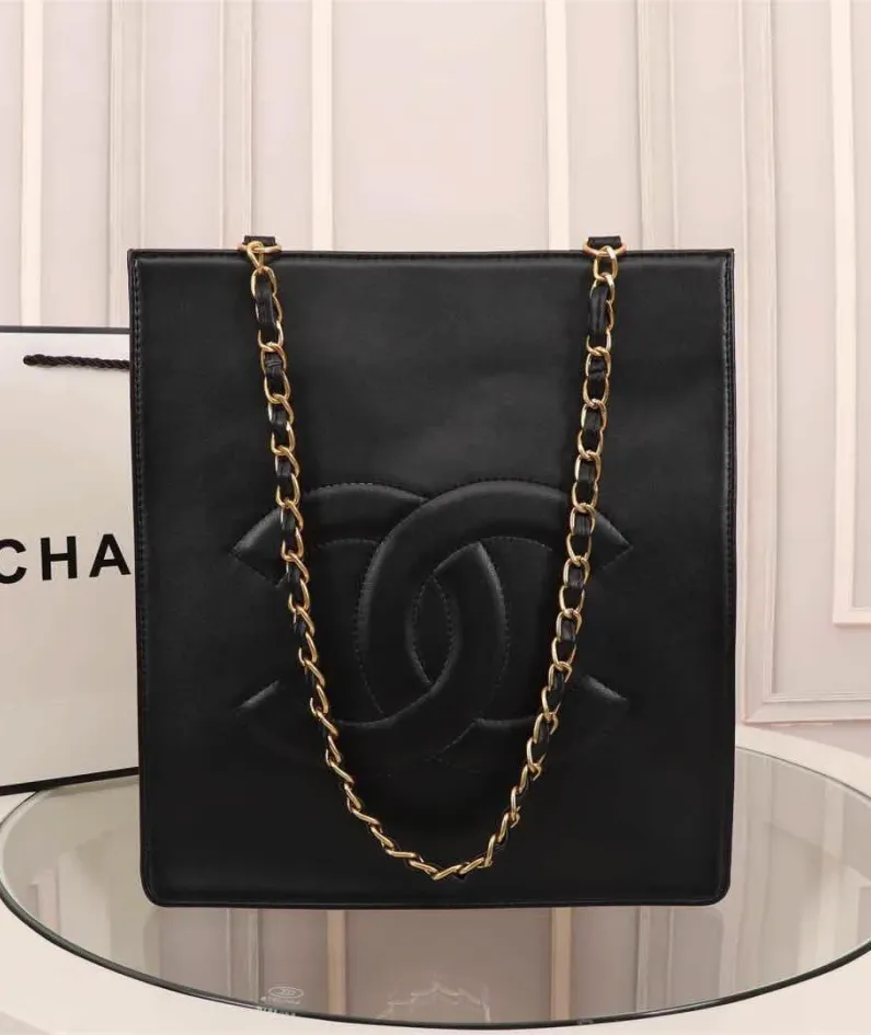 Chanel size 22*29*6