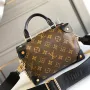 Size: 20 x 14 x 7.5 cm