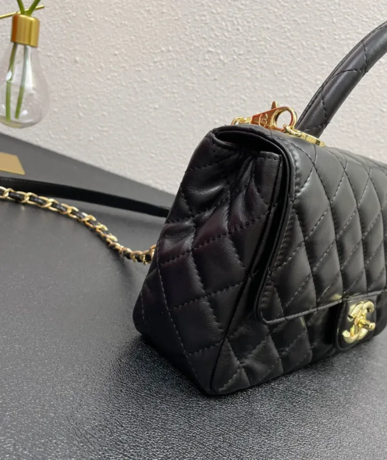 Chanel size: 27*25*6, style 677