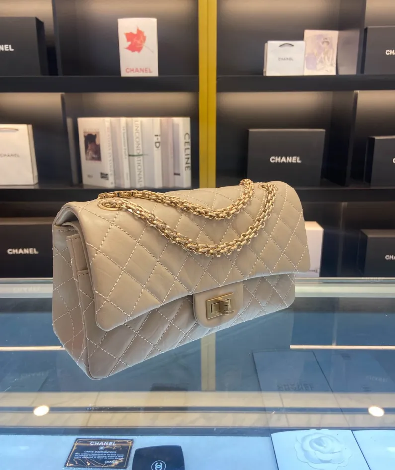 CHANEL Size: 24cm Ident No.: 037586