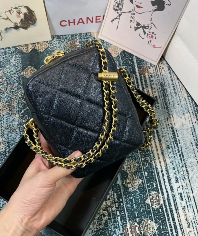 Chane•l Model: AS2857 Size: 12x17x6cm