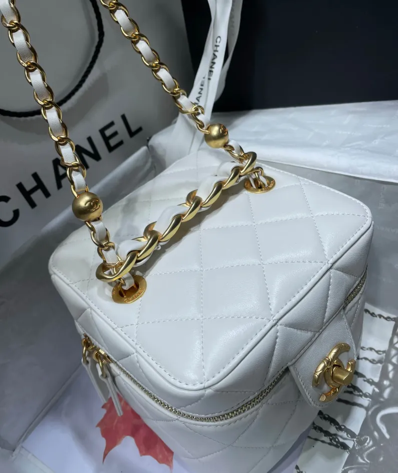 CHANEL Portable ️Crossbody Model: 2020SS ️Size: 16.5*16.5*15