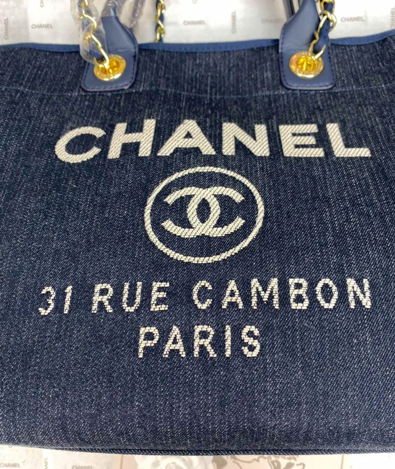 Chanel One Shoulder Handbag Size: 38*30*20 Style: 8820