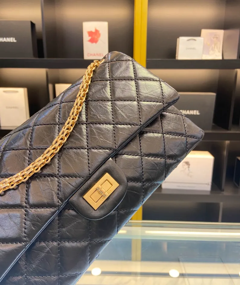 CHANEL Size: 24cm Ident No.: 037586