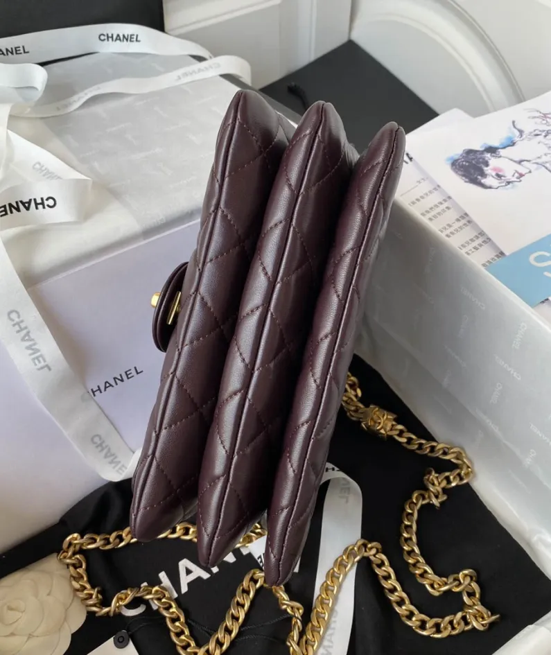 Lambskin Size: 14*22*8cm