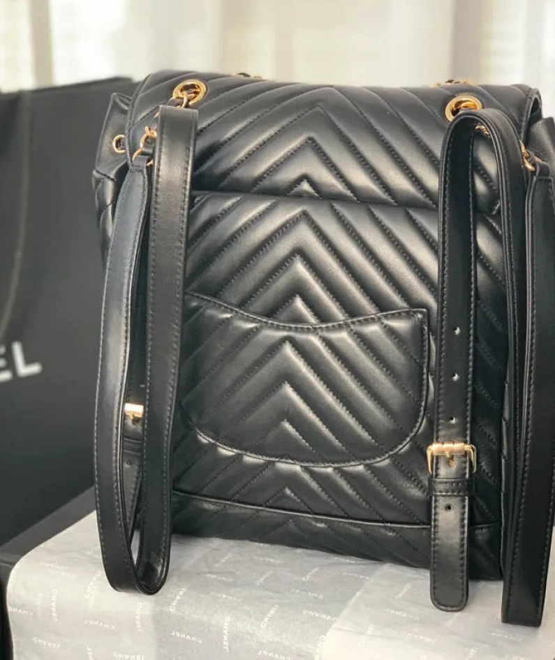 CHANEL Sheepskin Model: 91122# Size: 30X25X15CM