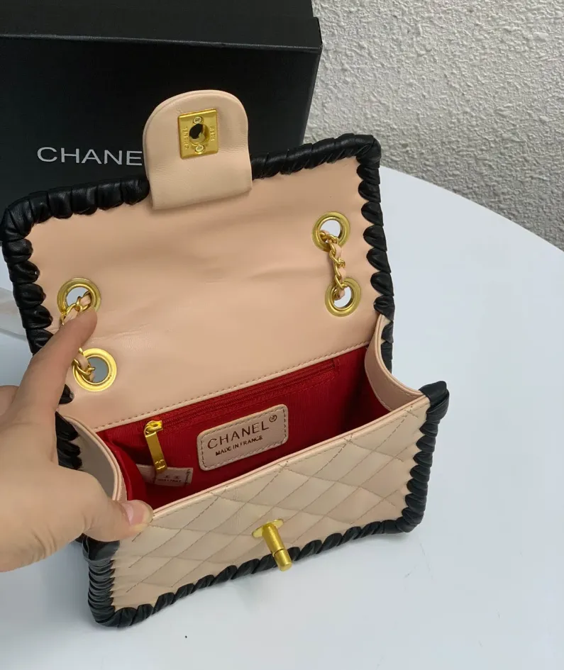 Lambskin Size: 19cm