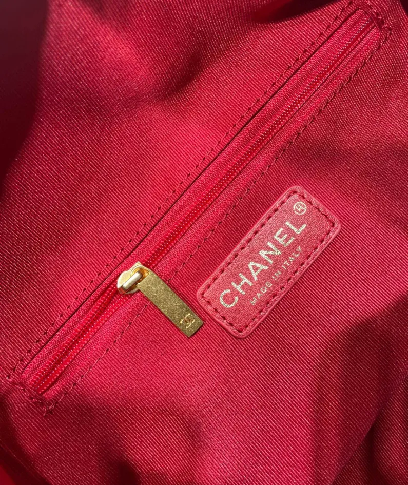 Chanel shoulder bag size: 22*10*15