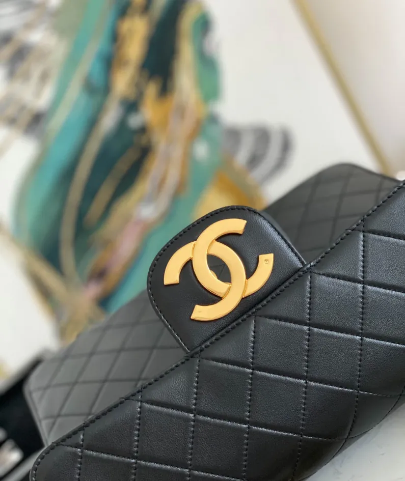 Chanel One Shoulder Crossbody Bag Size: L30.21.8cm