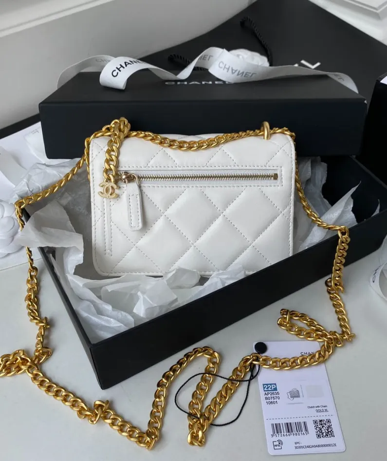 Lambskin Size: 11x15.5x4.5cm