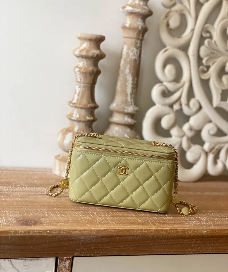 Chanel Size: 16.5cm Style Number: 81226