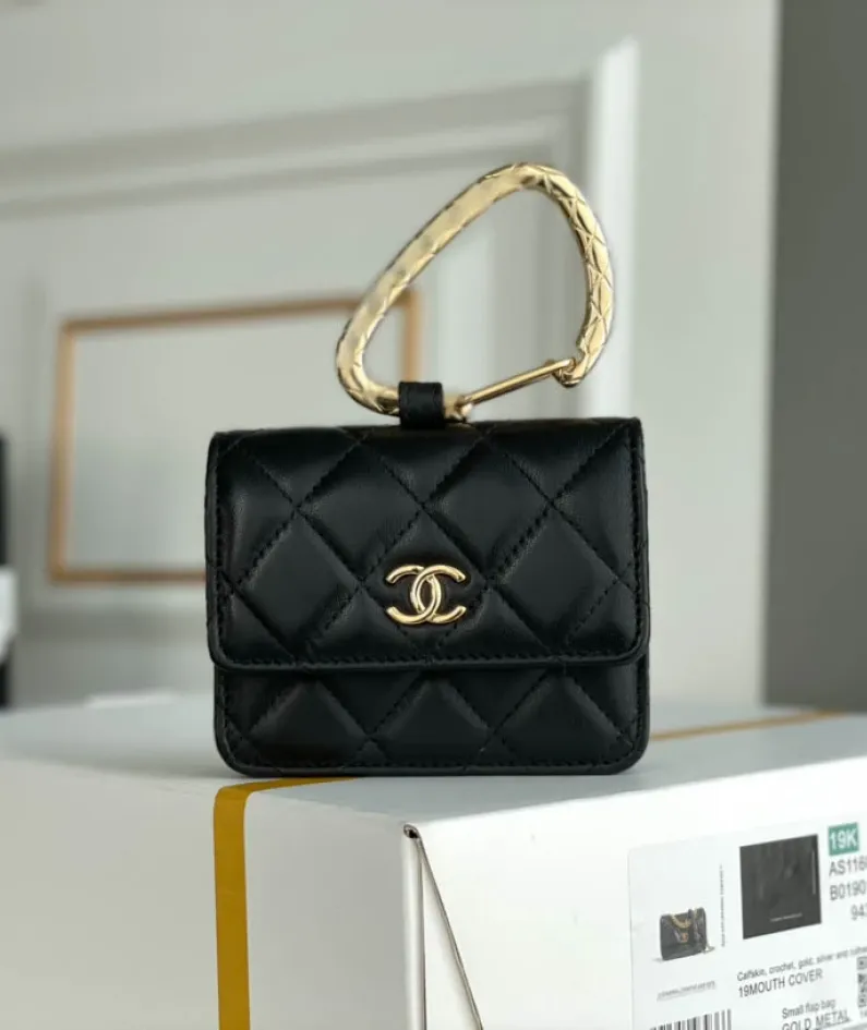 Lambskin Size: 9cmx11cmx3.8cm