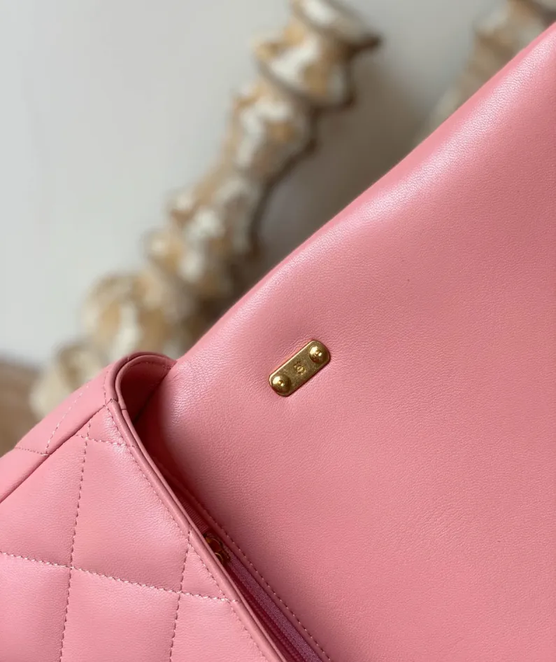 Chanel One Shoulder Crossbody Style: 3215.