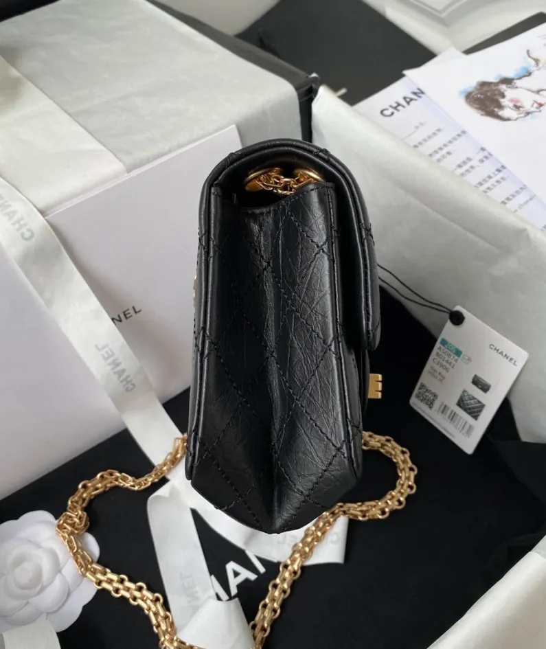 Chanel square bag size: 15.5-20-6cm