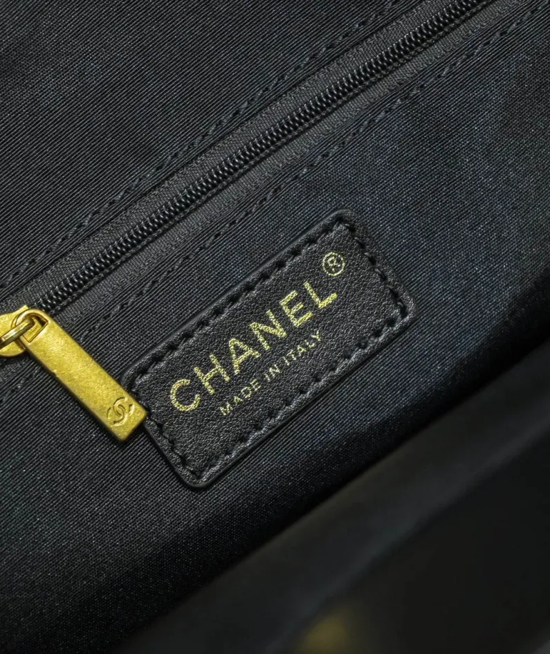 chanel size: 42*32*12