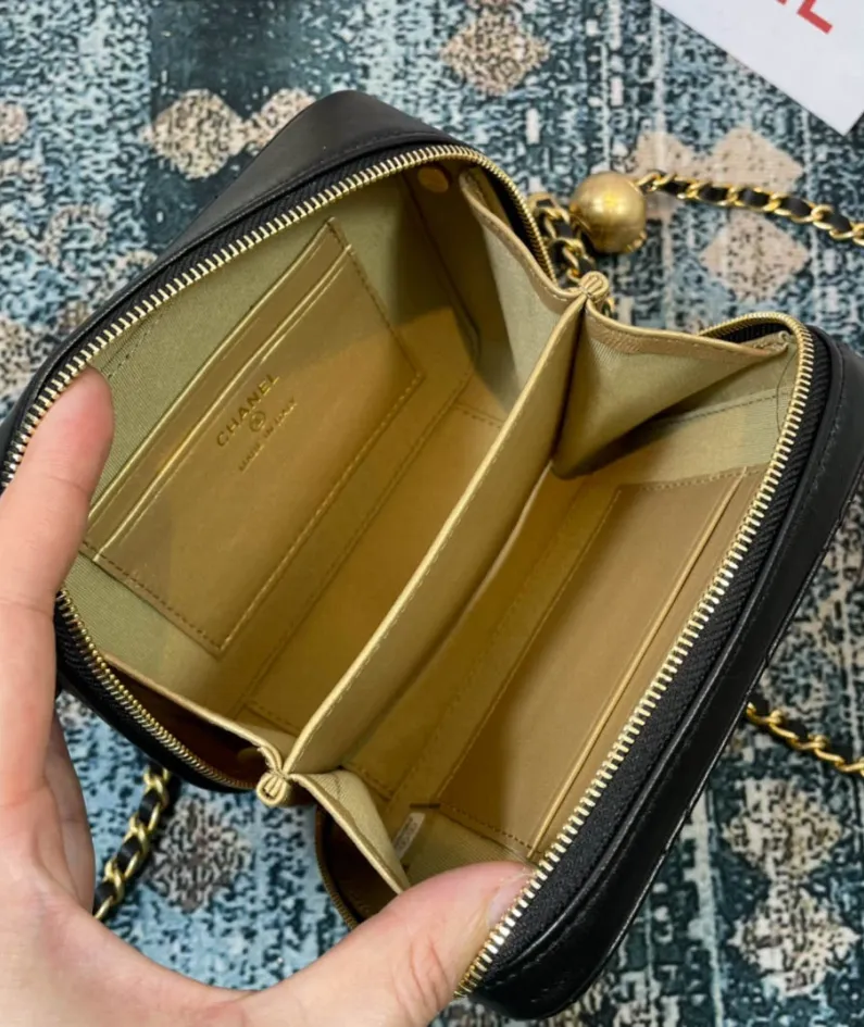 Golden Ball Camera Bag Size: 14x10x5.5cm
