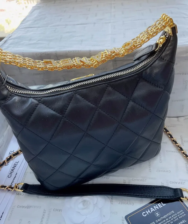 Chanel Style: 205 Size: 23x21cm