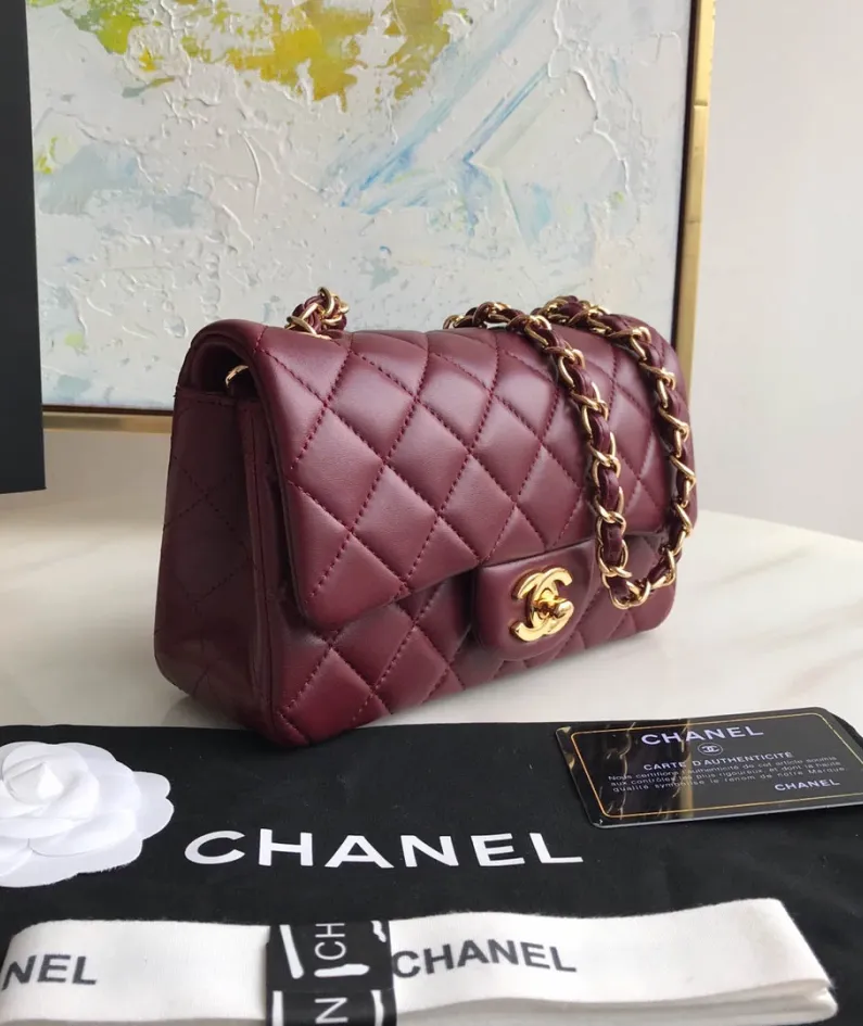 Lambskin Small Bag Size:20X13x7cm Model: 1116