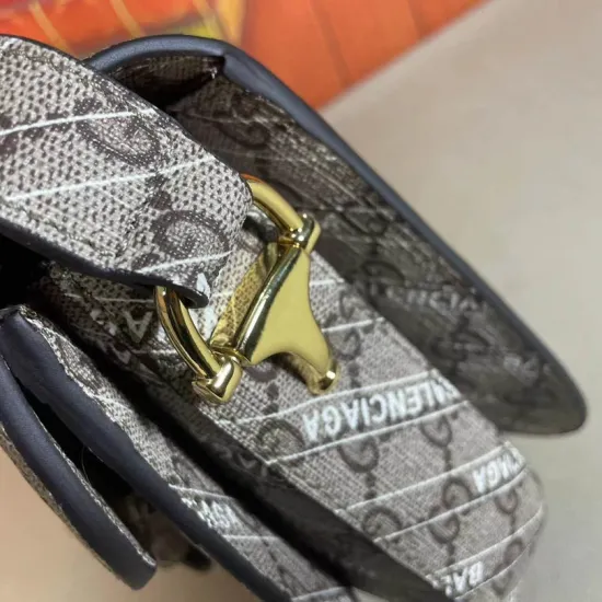 2020 Early Spring Series Model: 602204 Size: 25*18*8cm