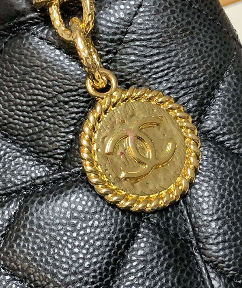 CHANEL Size: 30x14X24cm,