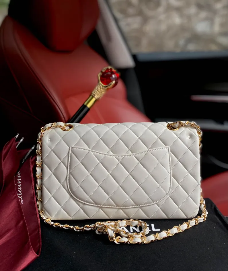 Cowhide Ball Pattern White Model: -A01112 Size: -25.5*15.5*6.5
