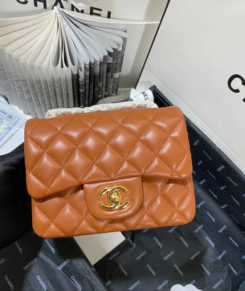 Lambskin Model: 1115 Size: 17cm