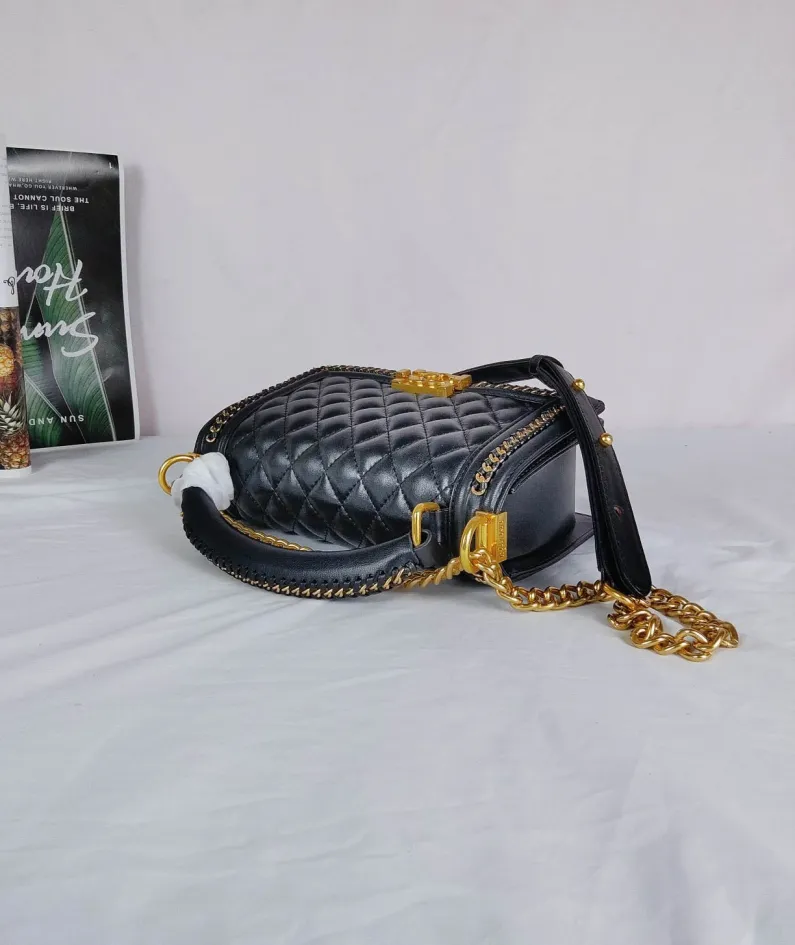 Lambskin Size: 25*16*9cm Style: 67086-1