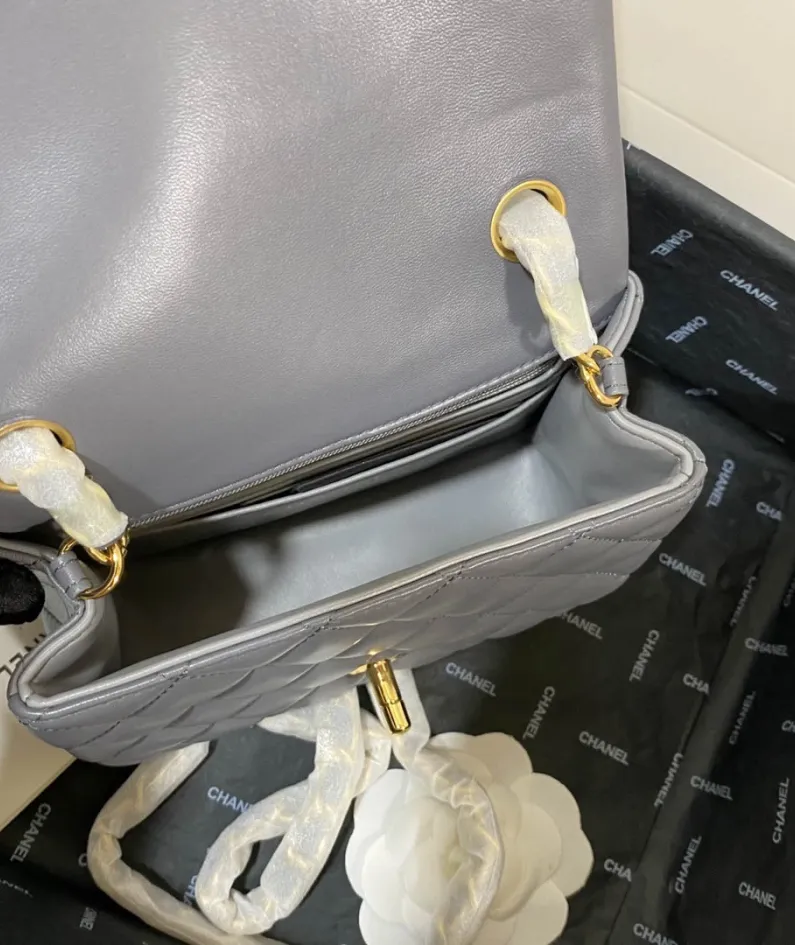 Lambskin Model: 1115 Size: 17cm
