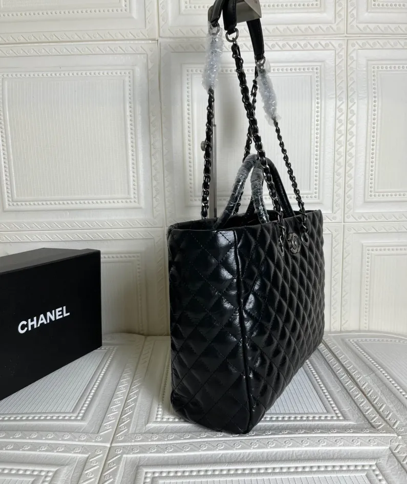CHANEL palm pattern Size: 35*30*13 Style: 8007