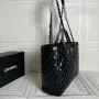 CHANEL palm pattern Size: 35*30*13 Style: 8007