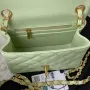 Diamond satin Size: 17cm
