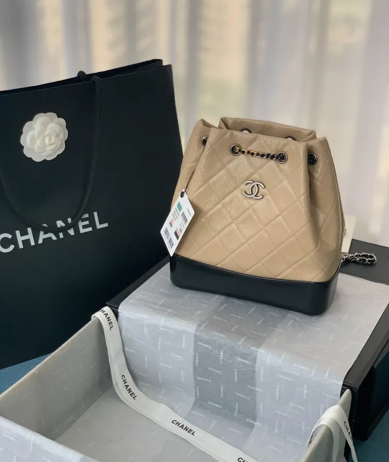 CHANEL Wandering Backpack Model: 94485#: Size 20X7X23CM