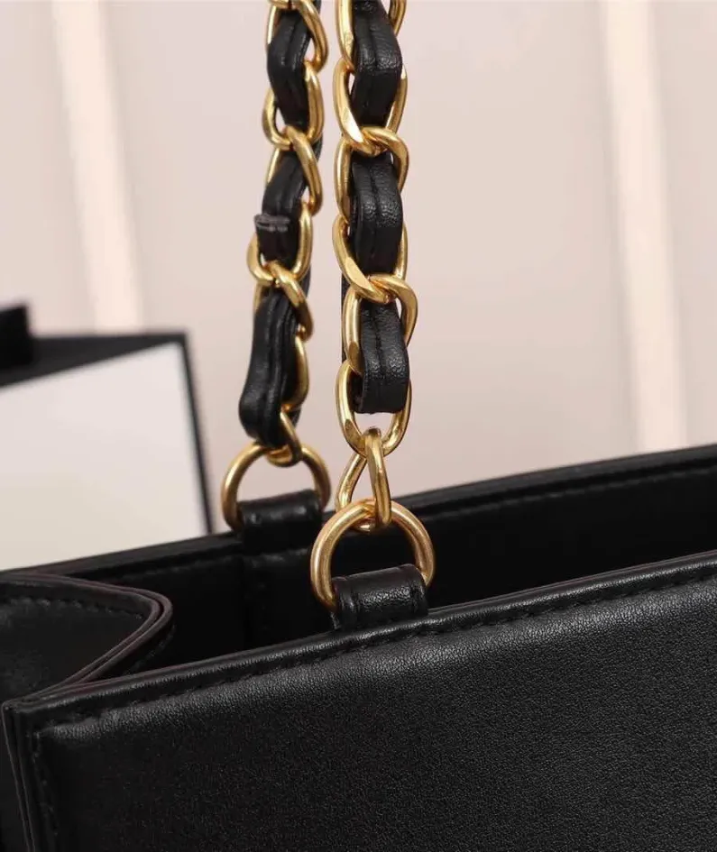 Chanel size 22*29*6