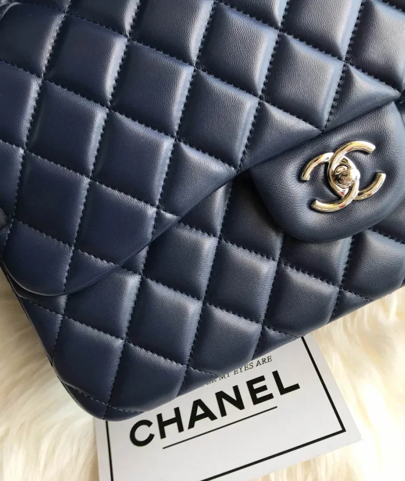 Lambskin Model: 1113 Size: 30cm