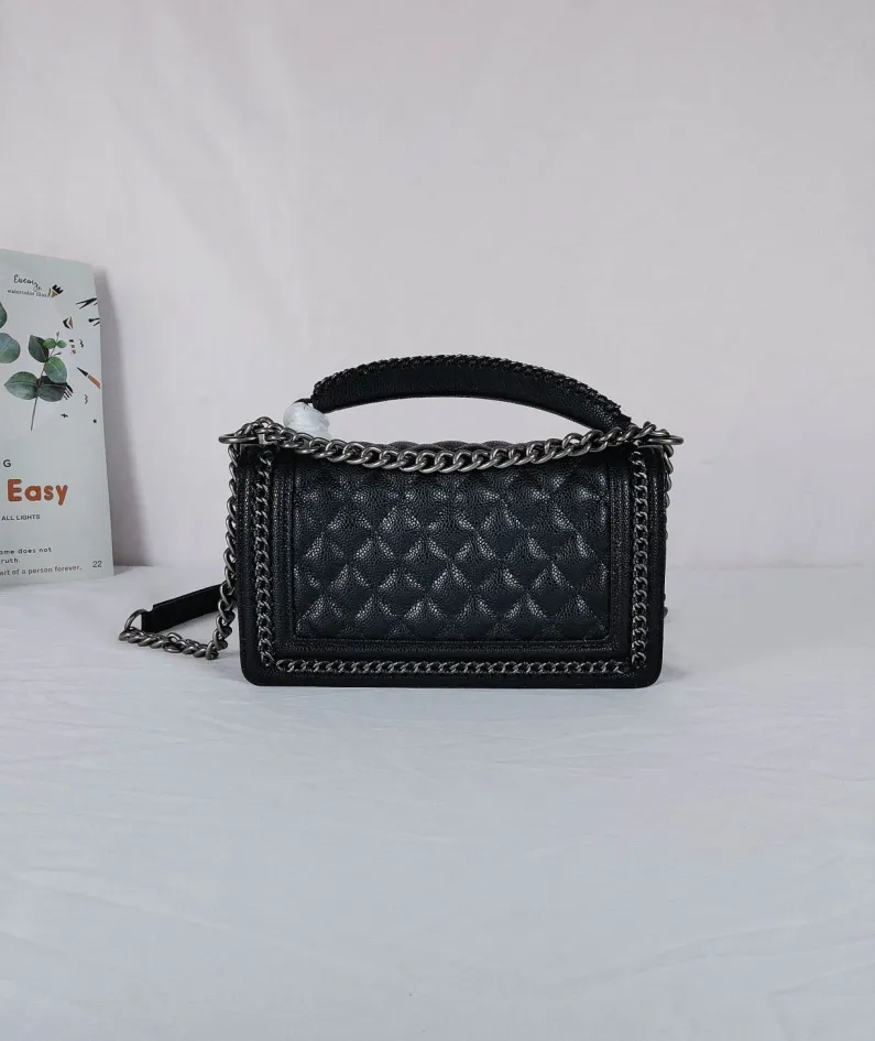 Lambskin Size: 25*16*9cm Style: 67086-1