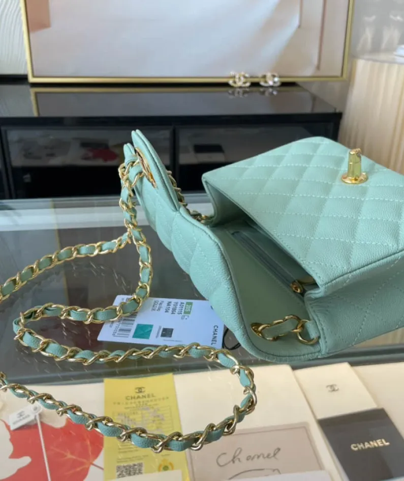 Light Silver Metal Bag Size: 20cm Ident No.: 01116