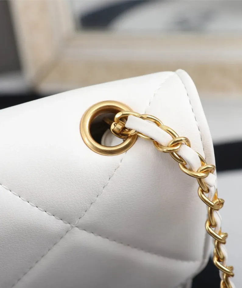 Chanel Size: 20*6*21cm Style: 7707