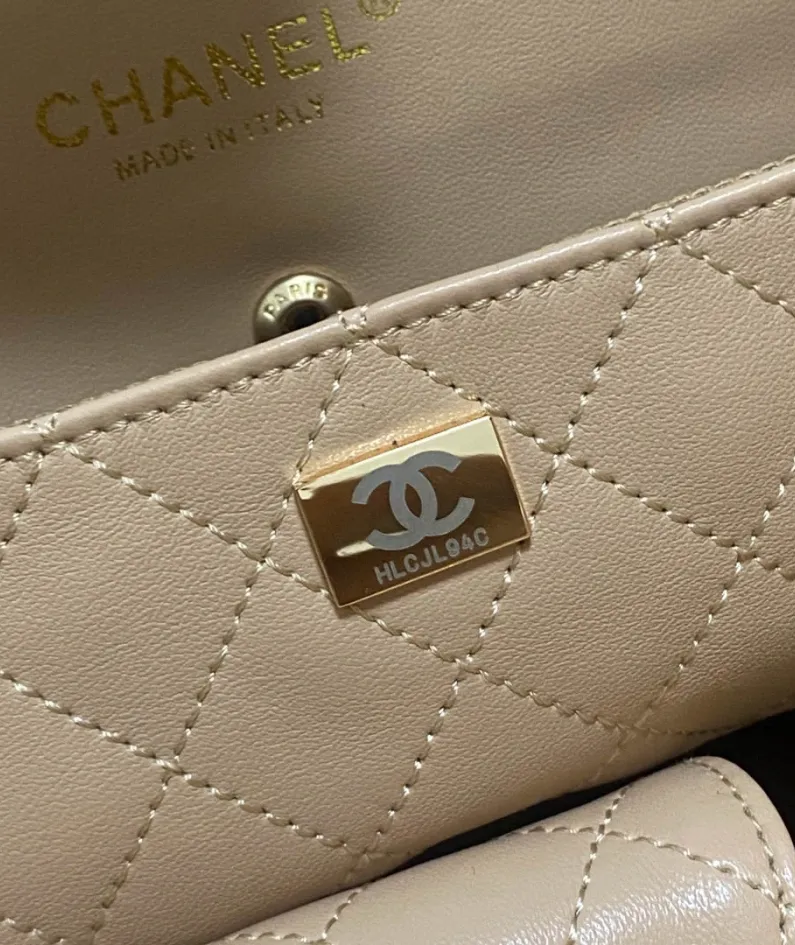 CHANEL Style: AS3508 Size: 38/28/14