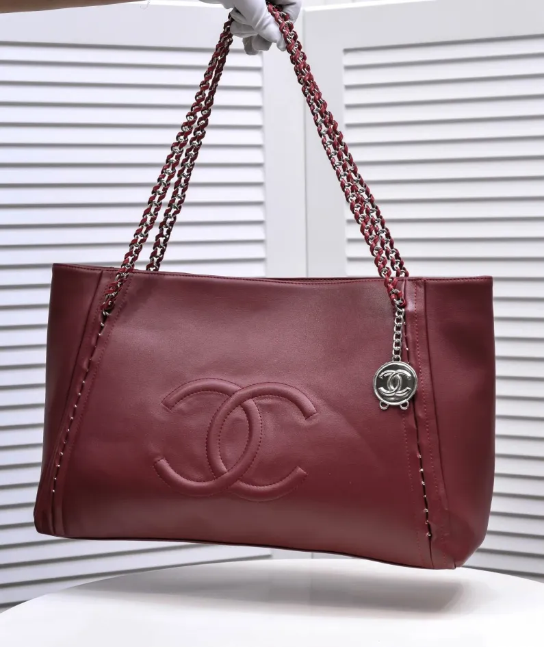 Chanel Style: 9068 Size: 42x29cm