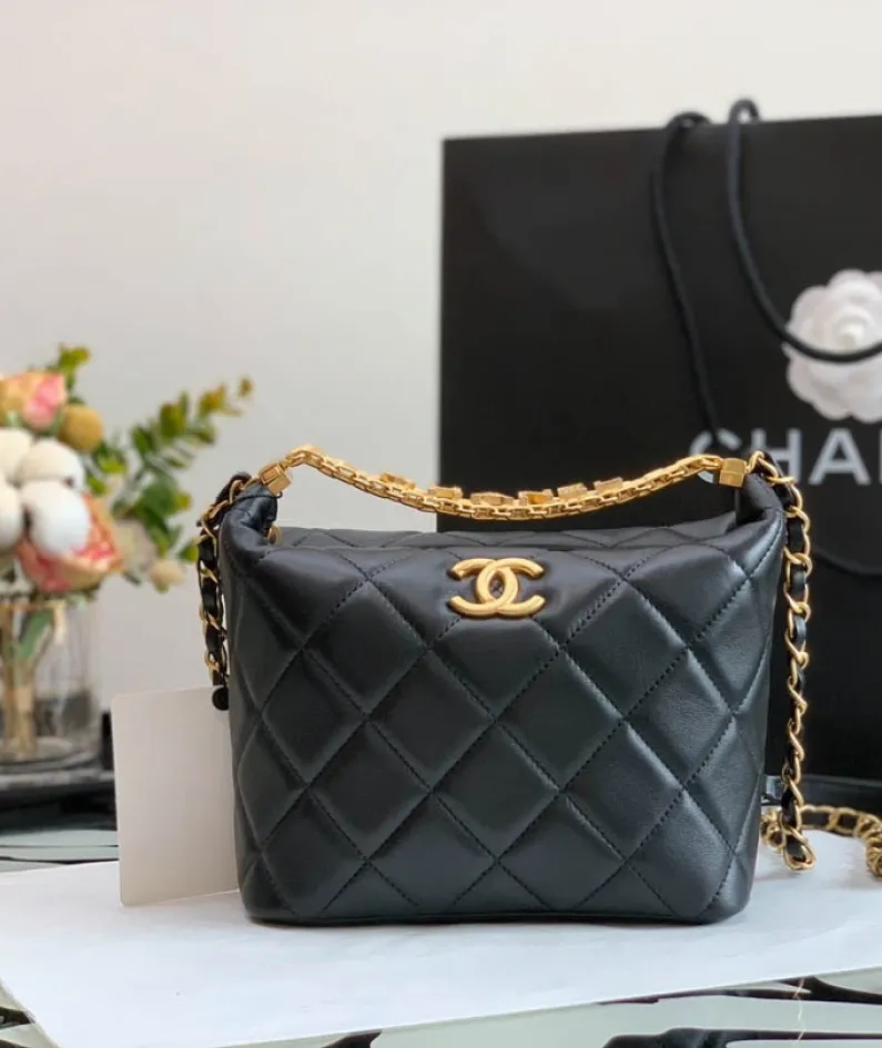 Lamb Leather Metal Chain Size: 18*21*12cm0026